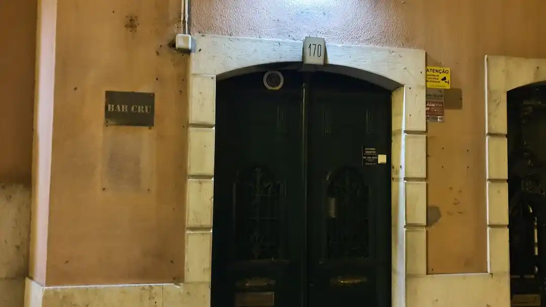 Bar Cru