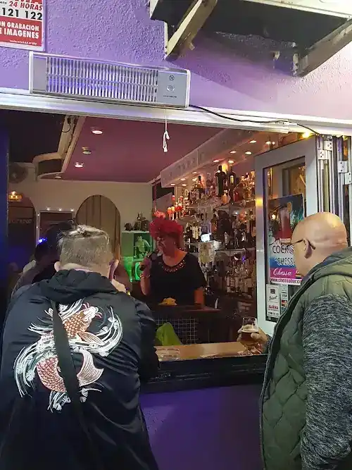 Chessas Bar